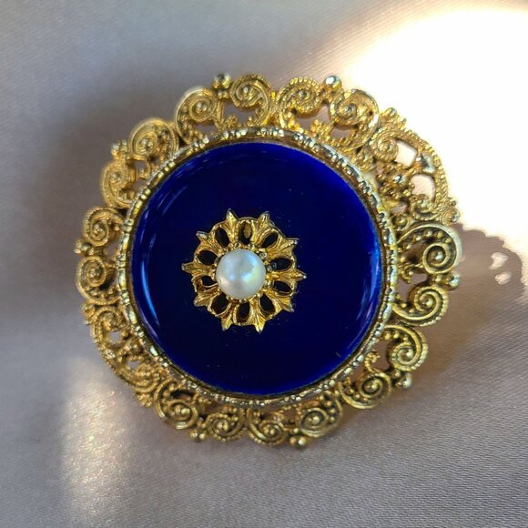 A Unique Trio of Vintage Brooches-$45.00 - Picture 4 of 7